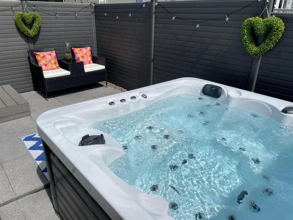 Hot Tub 9 The Fairways Ξενοδοχείο Άλνγουικ Εξωτερικό φωτογραφία